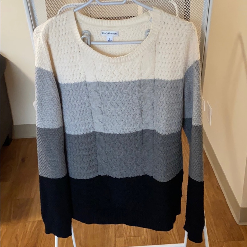 Beautiful Croft & Barrow sweater - gently worn